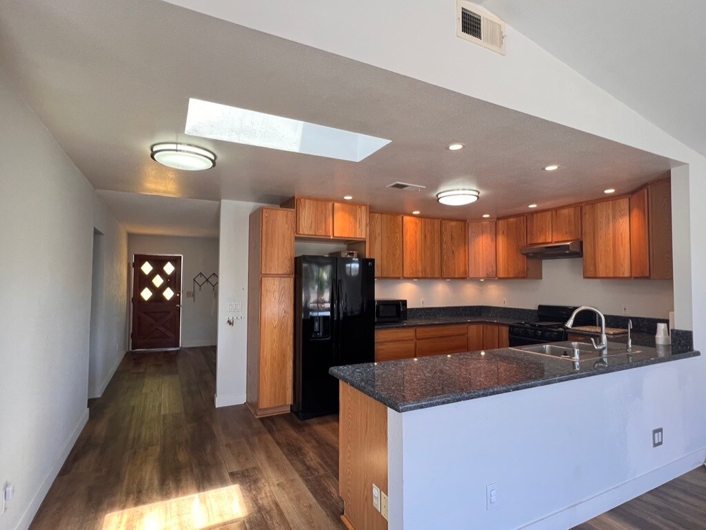 Building Photo - 2622 Sprig Pl