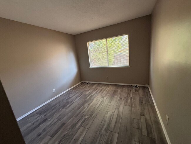 Building Photo - Victorville Green Tree Home- Refurbished 4 Bedrooms, 2 Bathrooms, New Paint,