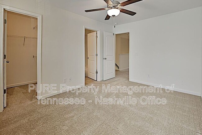 Building Photo - 100 Cobblestone Pl Dr