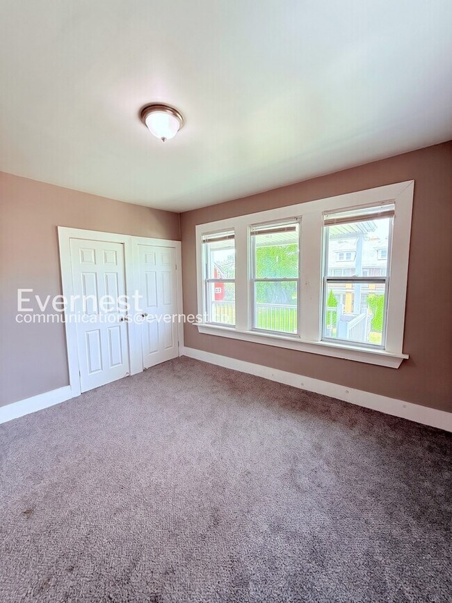 Building Photo - 2541 Monterey St