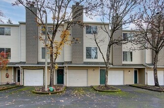 Building Photo - SALMON CREEK ~ WATERS EDGE CONDOS~ LARGE 2...