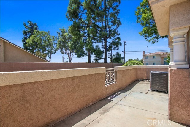 Building Photo - 904 N Turner Ave