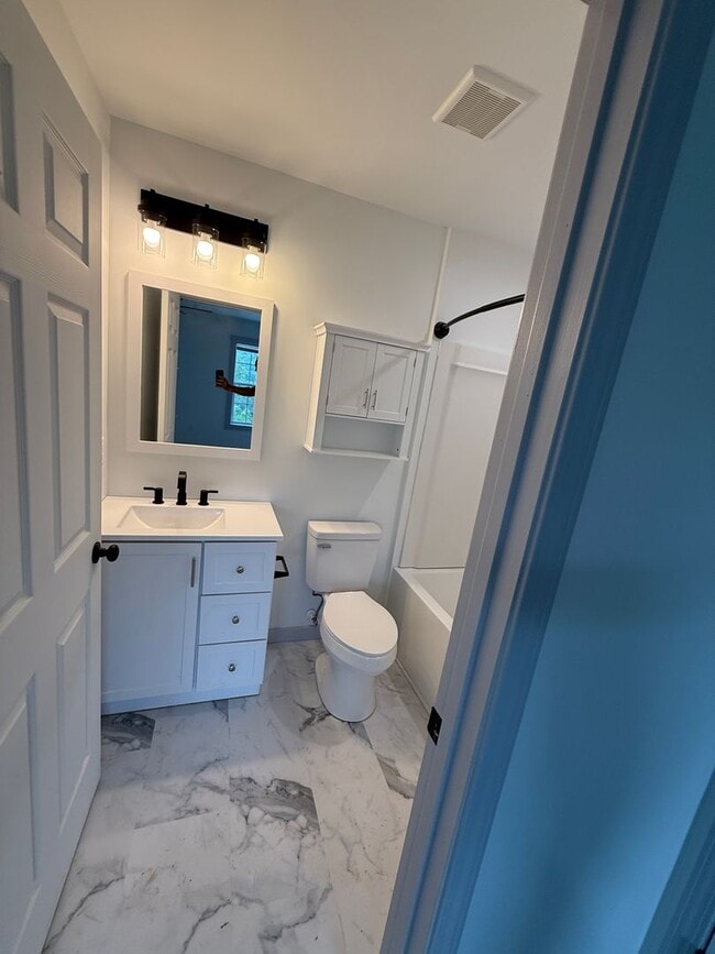 Building Photo - Newly Built 2 Bedroom 2.5 Bath
