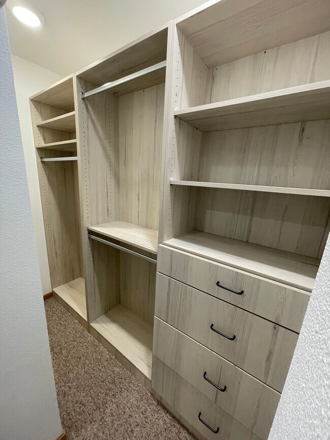 Building Photo - Courthouse View Apartments