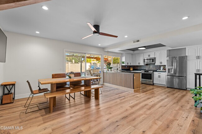 Building Photo - 363 Larcom St