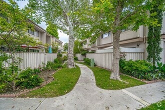 Building Photo - Upgraded 3-Bedroom Condo for Rent in Arleta!