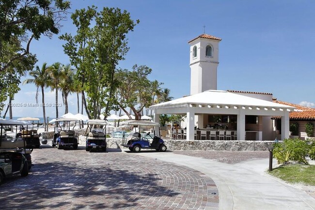 Building Photo - 19116 Fisher Island Dr