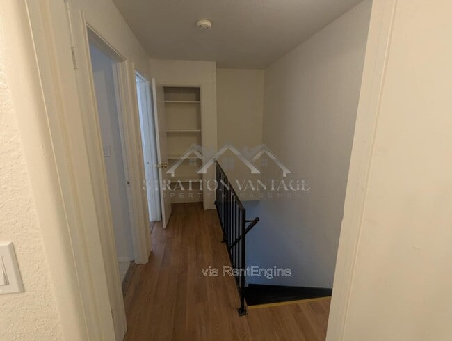 Building Photo - 545 W 16th Ave