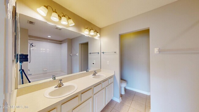 Building Photo - 7091 Stonelion Cir