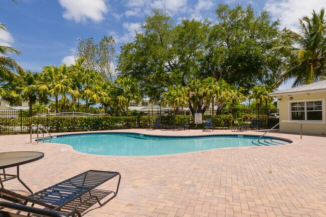 Building Photo - 3944 Sabal Way