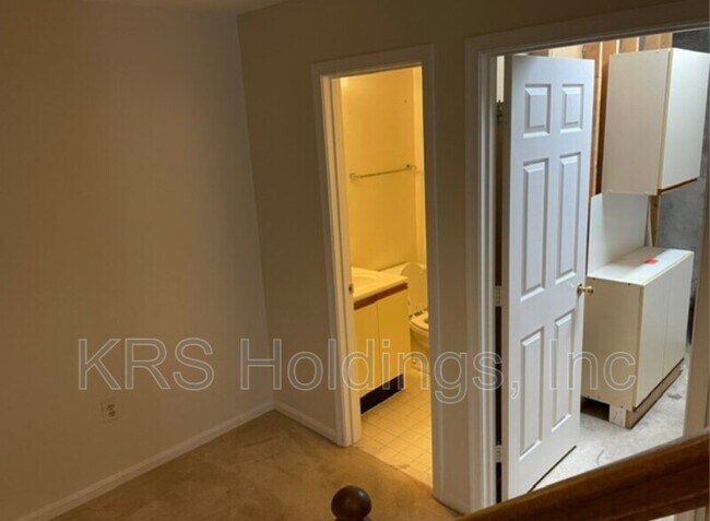 Building Photo - 6268 Walkers Croft Way