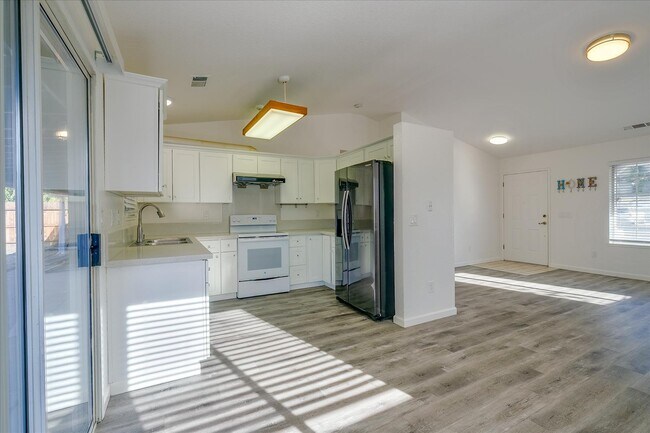 Building Photo - 5337 Saint Barts Ct