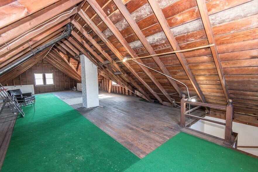 Building Photo - 537 N 59th St