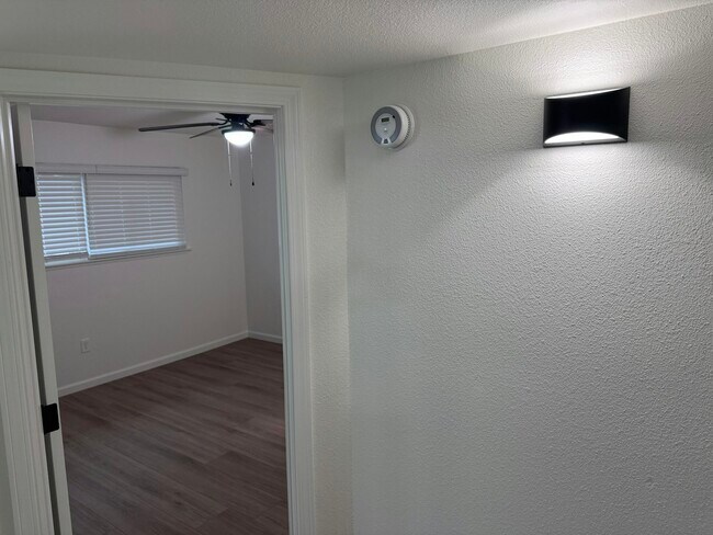 Building Photo - 2118 N Glenn Ave