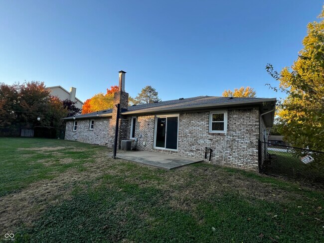 Building Photo - 4343 W Fairview Rd