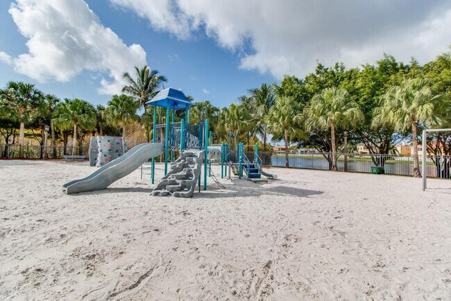 Building Photo - 9615 Shepard Pl