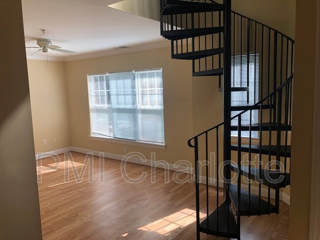 Building Photo - 6710 Mallard Park Dr
