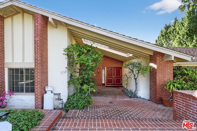 Building Photo - 3713 Dellvale Pl