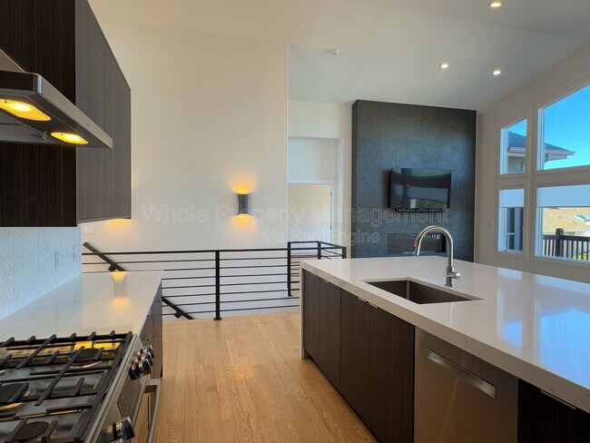 Building Photo - 14973 W 32nd Dr