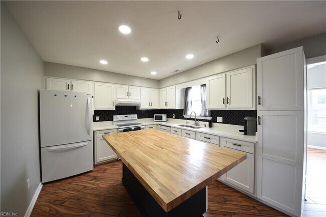 Building Photo - 1197 Dovetail Ct