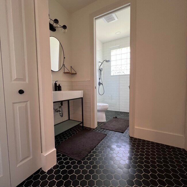 Building Photo - 19305 Skyridge Cir