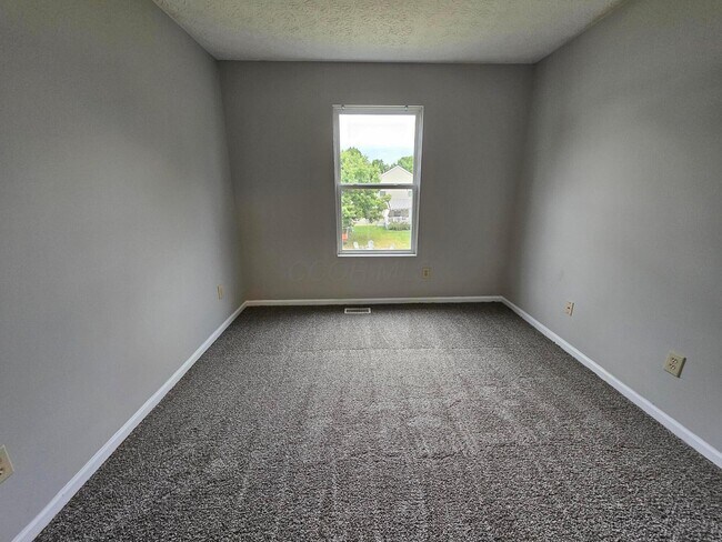 Building Photo - 5622 Blandon