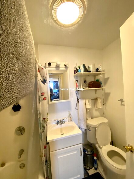 Building Photo - 59 Cedar St