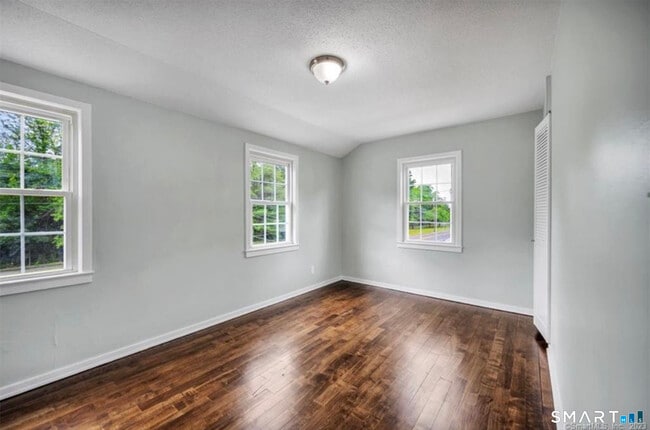 Building Photo - 607 Hartford Rd