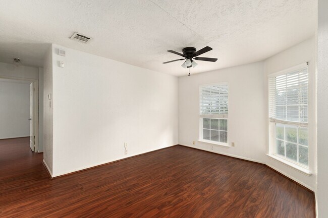 Building Photo - 3118 Kempwood Dr