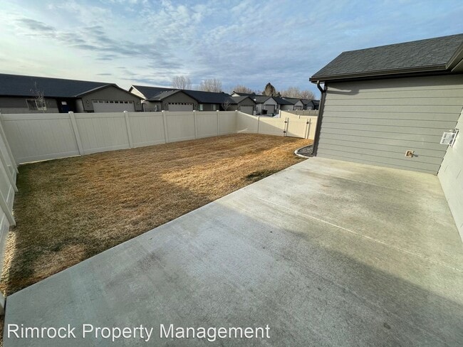 Building Photo - 3 br, 2 bath House - 38 Twin Pines Loop