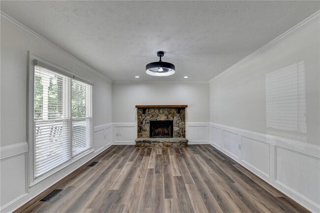 Building Photo - 1530 Plunketts Rd