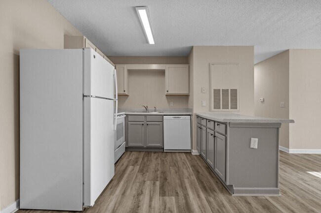 Building Photo - Waived app fees until tomorrow for this amazing 2 bedroom 2 bath apartment for rent with high spe...