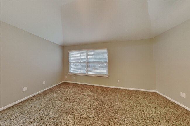 Building Photo - 21338 Wildcroft Dr