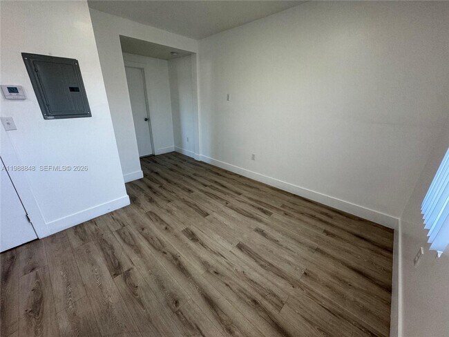 Building Photo - 1971 NW 2nd Ct