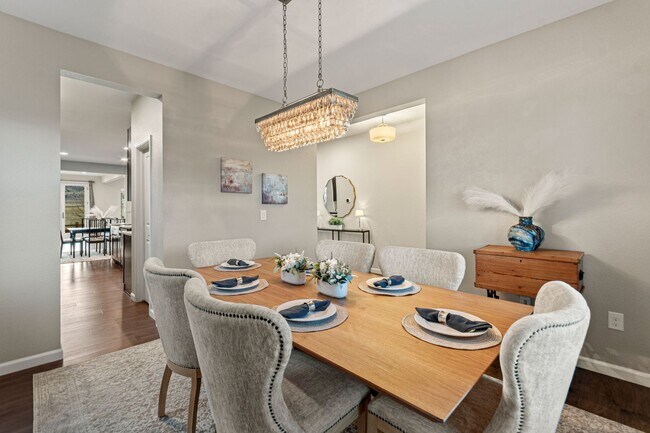 Building Photo - Modern Living. Unforgettable Views 5 bedroom / 5 bathrooms in the desirable Candelas community