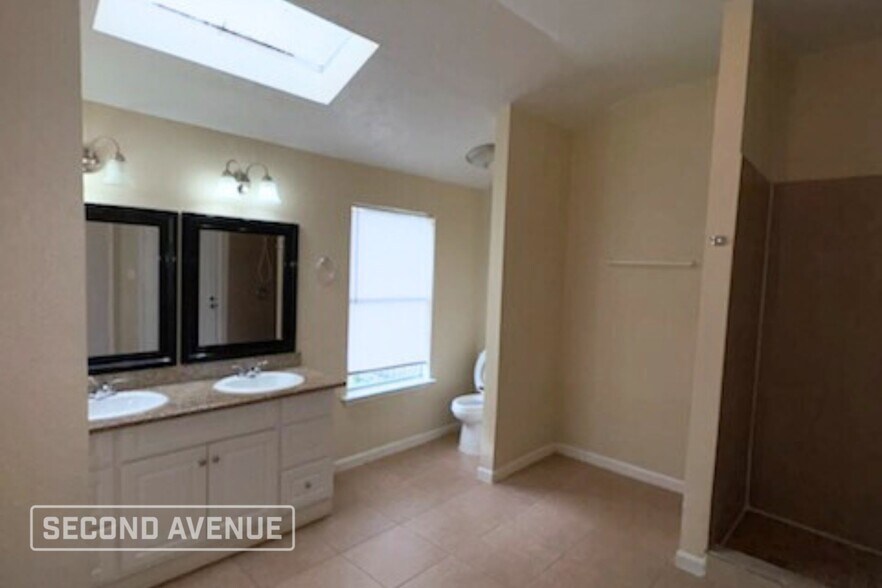 Building Photo - 7610 Alcomita Dr