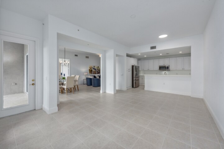 Family/ Kitchen - 9229 Museo Cir