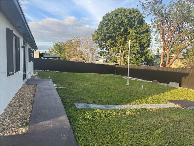 Building Photo - 29523 SW 144th Ct