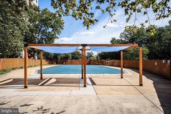 Building Photo - 2500 N Van Dorn St