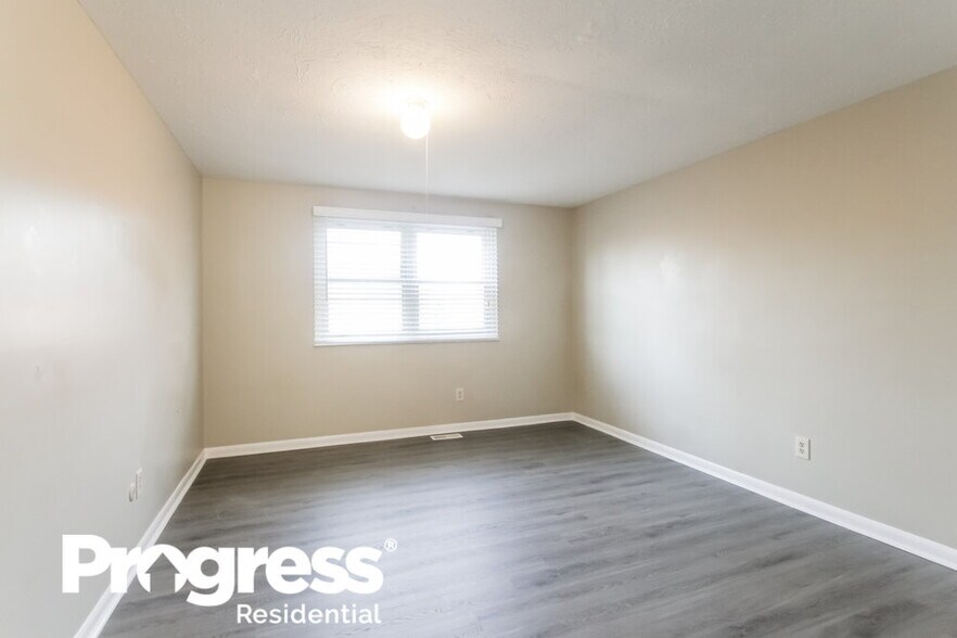 Building Photo - 8931 Squire Ct