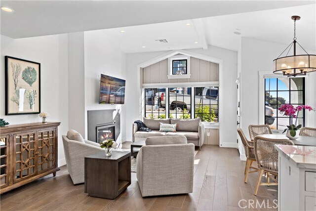 Building Photo - 156 Pearl St