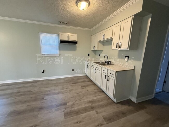 Building Photo - 2250 Stovall Ave