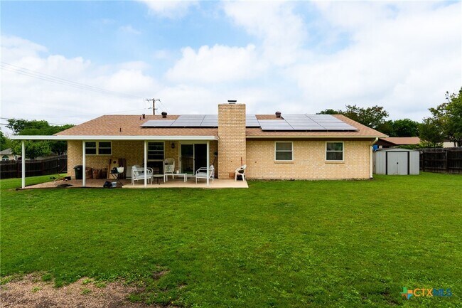 Building Photo - 902 Lynn Ln