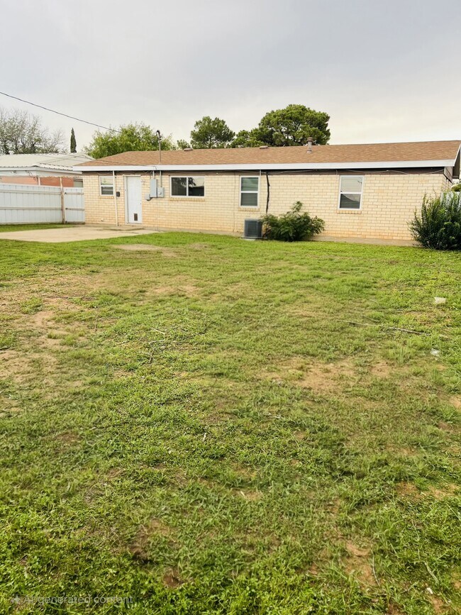 Building Photo - 4309 Brookdale Dr