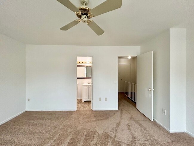 Building Photo - 9 Long Green Ct