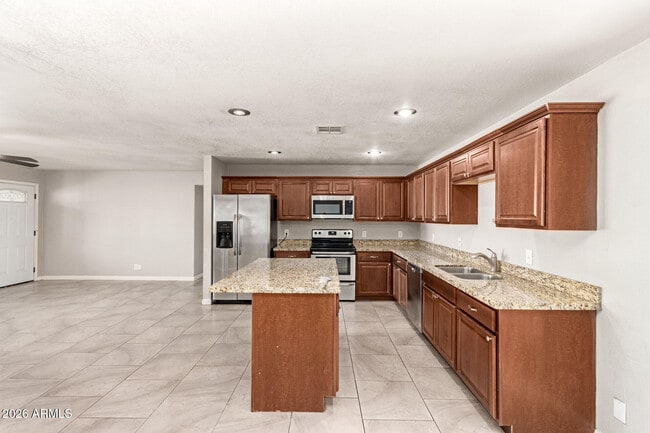 Building Photo - 1708 N Daffodil St