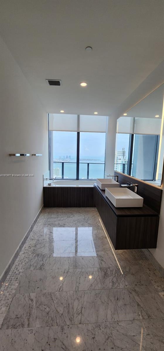 Building Photo - 1000 Brickell Plaza