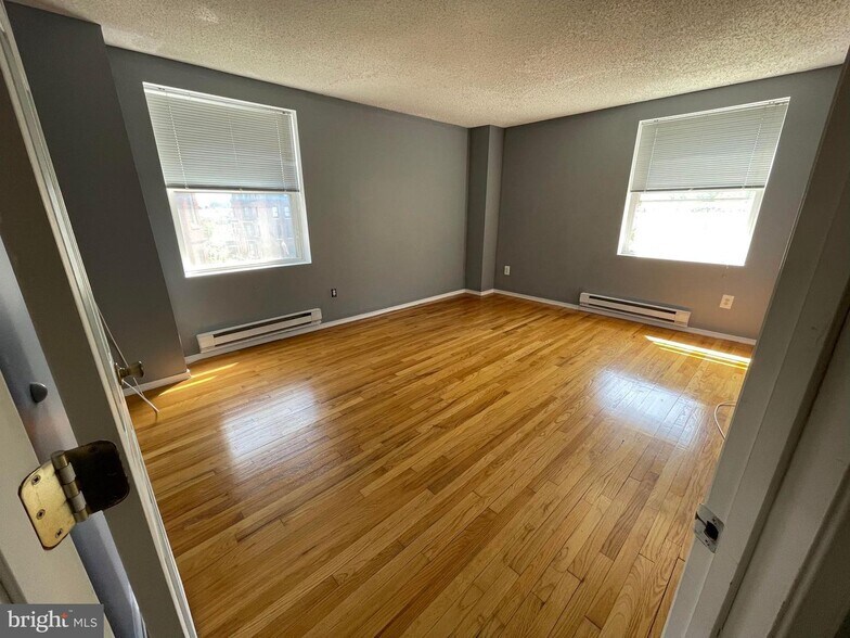 2nd bed - 1101 Saint Paul St