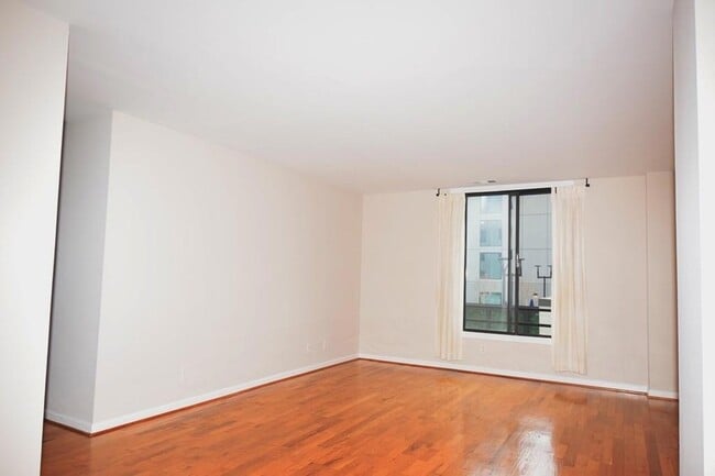 Building Photo - 1421 W Peachtree St NE