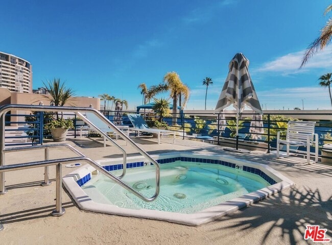 Building Photo - 4316 Marina City Dr